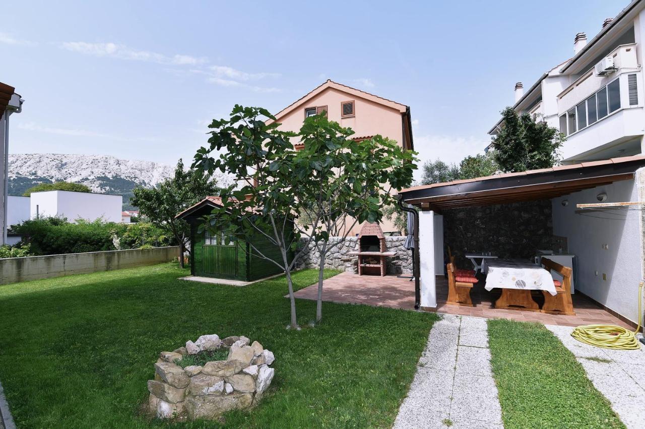 Apartments Luni Baska  Bagian luar foto