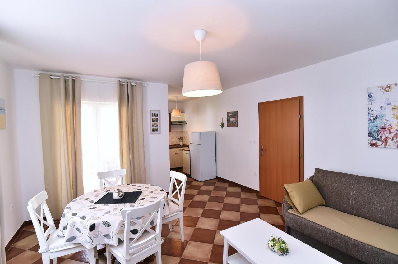 Apartments Luni Baska  Bagian luar foto