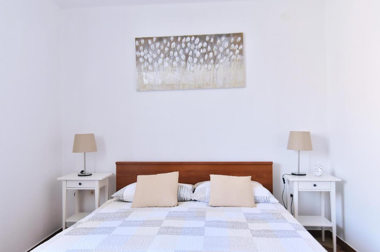 Apartments Luni Baska  Bagian luar foto