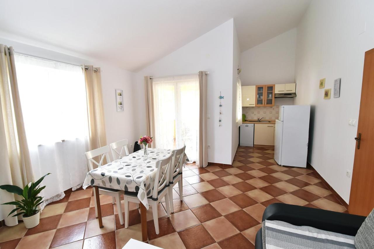 Apartments Luni Baska  Bagian luar foto