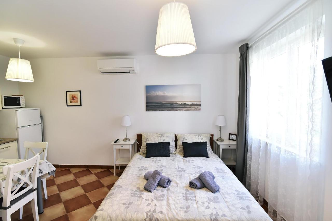 Apartments Luni Baska  Bagian luar foto