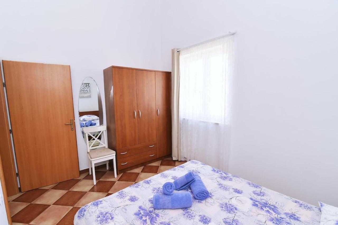 Apartments Luni Baska  Bagian luar foto