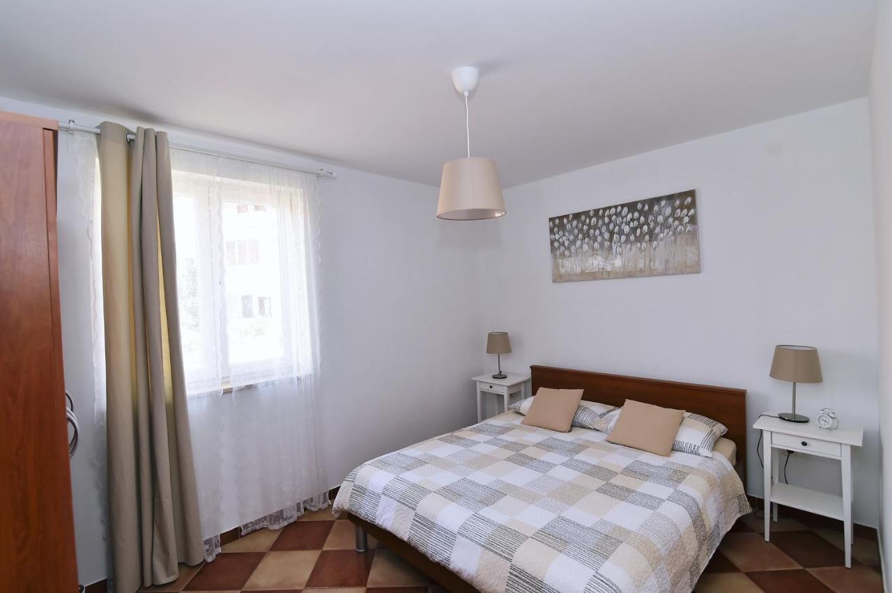 Apartments Luni Baska  Bagian luar foto