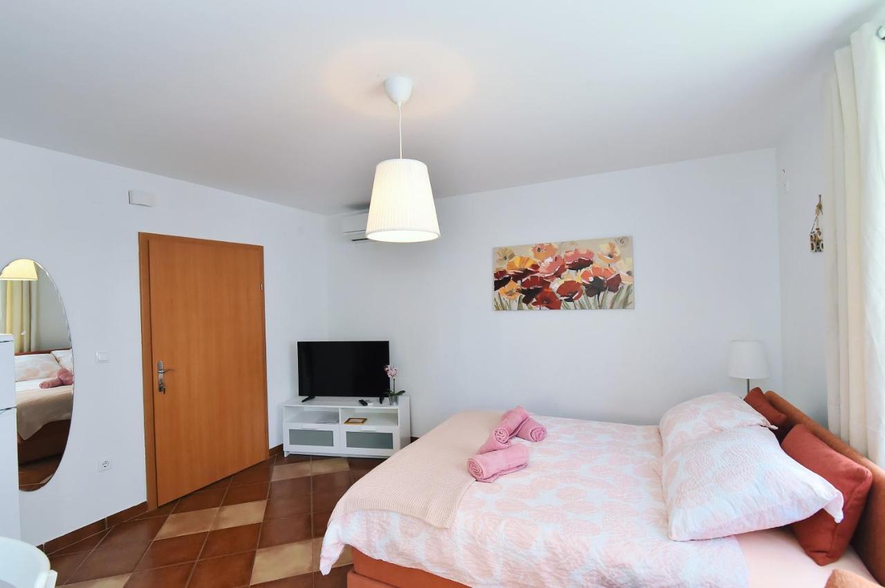 Apartments Luni Baska  Bagian luar foto